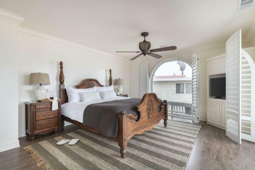 Shoreline - Spectacular Beachfront Abode W Fire Pit, Spa & Pool Table