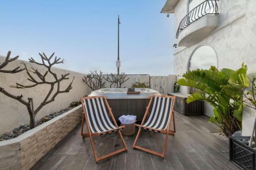 Shoreline - Spectacular Beachfront Abode W Fire Pit, Spa & Pool Table