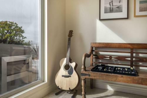 Shoreline - Spectacular Beachfront Abode W Fire Pit, Spa & Pool Table