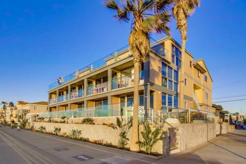 Ocean Front, 2 Private View Decks In Heart Of Mb