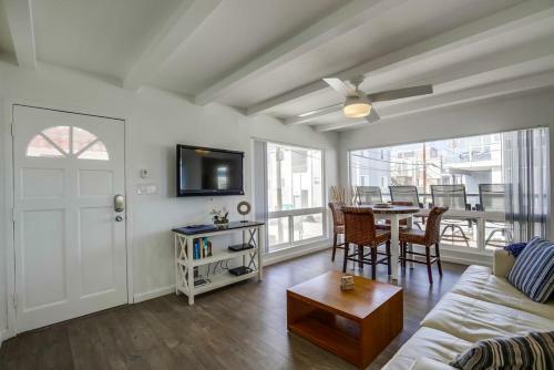 1 House To Beach, Ocean View Deck, Dog Ok