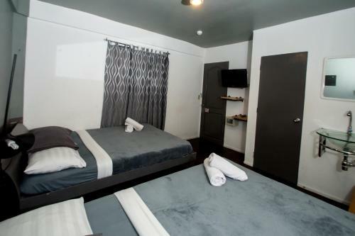 Island Nook Hotel