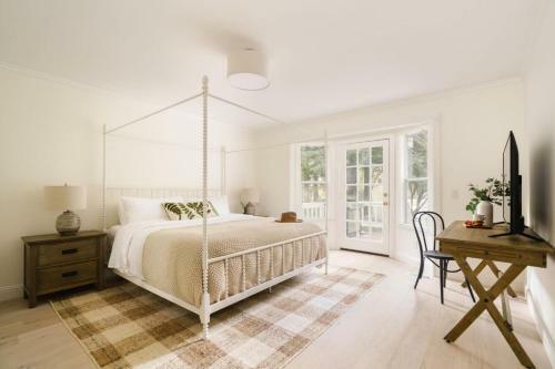 Clementine - Bright Modern Retreat W Pool & Large Patio
