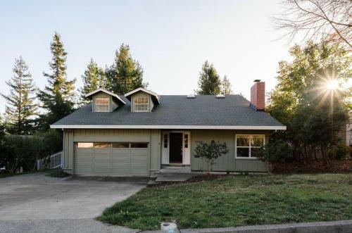 Clementine - Bright Modern Retreat W Pool & Large Patio