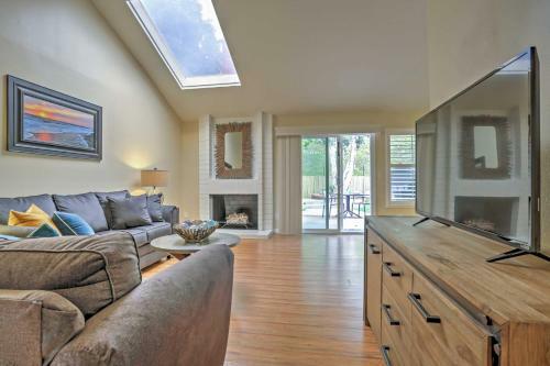 Chic Solana Beach House With Private Hot Tub And Yard!