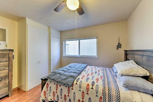 Crescent City Home With Deck - 15 Mins To Beach