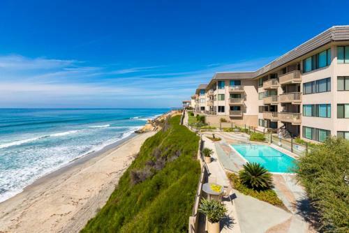#747 - Del Mar Beach Club Retreat