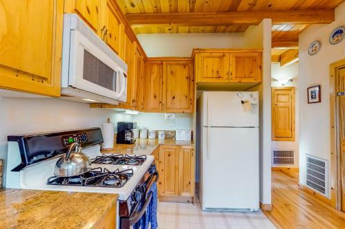 Serene Family Cabin