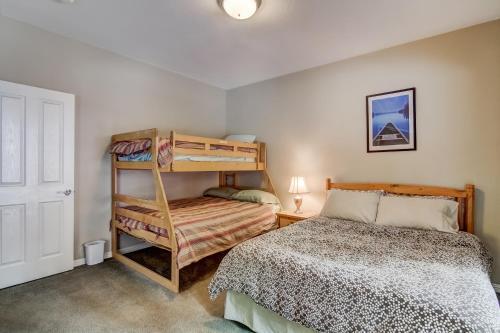 1144gb The Golden Bear Retreat Home