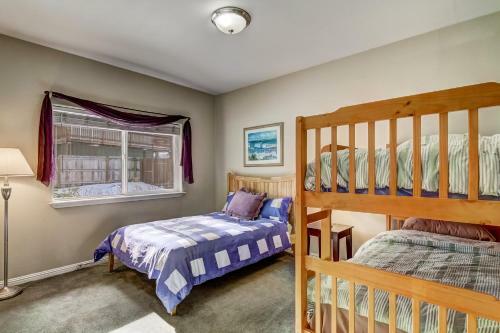 1144gb The Golden Bear Retreat Home