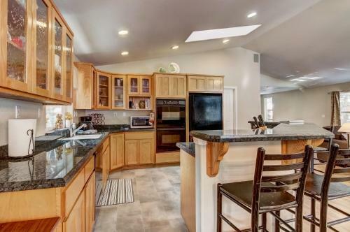 1144gb The Golden Bear Retreat Home