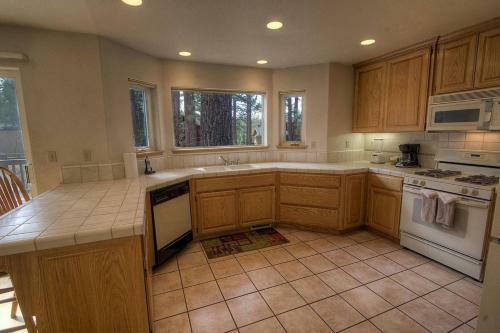 Blue Spruce By Lake Tahoe Accommodations