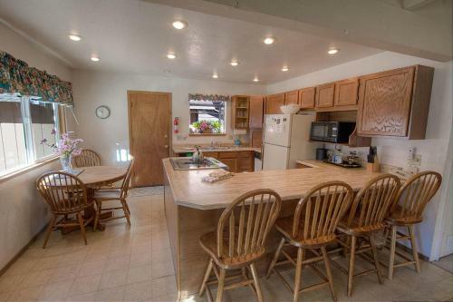 Meadow View Chalet By Lake Tahoe Accommodations