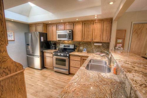 Meadowview Hideaway By Lake Tahoe Accommodations