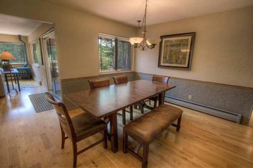 Meadowview Hideaway By Lake Tahoe Accommodations