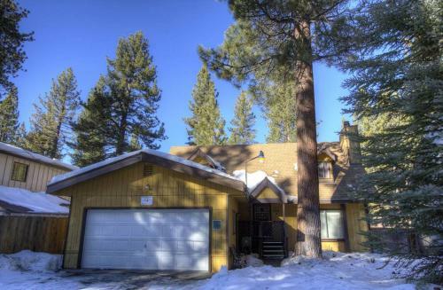 Bambis Bunkhouse By Lake Tahoe Accommodations
