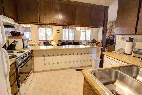 Tahoe Island Hideaway By Lake Tahoe Accommodations