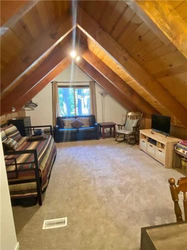 1781 Nadowa Cottage