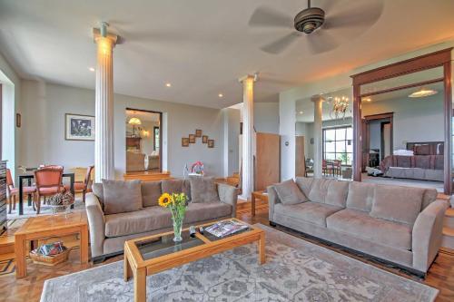 Elegant Getaway With Stunning View, 2 Mi To Heavenly