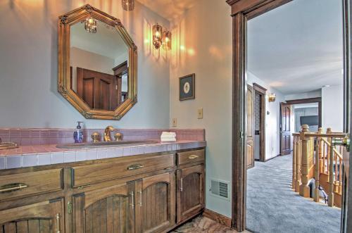 Elegant Getaway With Stunning View, 2 Mi To Heavenly