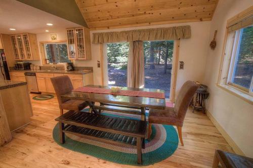 Knotty Pine Retreat By Lake Tahoe Accommodations