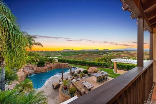 Tv-404 Endless Vineyard Views
