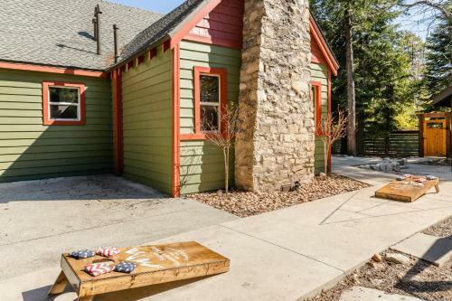 Lake Arrowhead Area Modern Cabin At Sugars Mountain Chalet