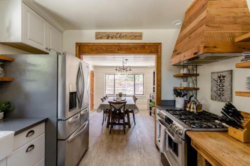 Lake Arrowhead Area Modern Cabin At Sugars Mountain Chalet