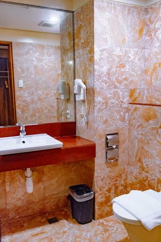 Hotel Crown Regency Beach Resort