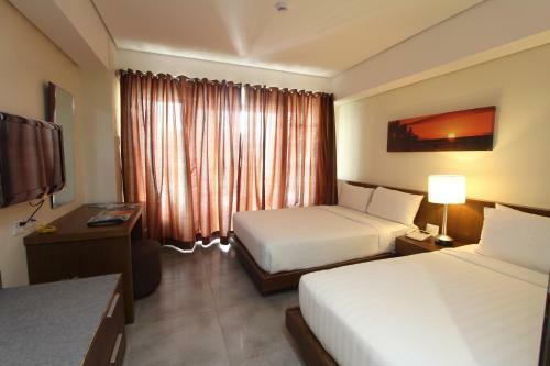 Hotel Crown Regency Beach Resort