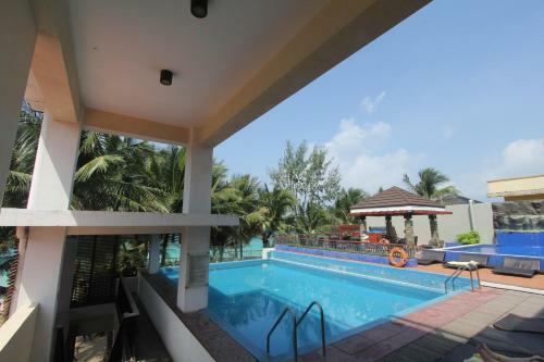 Hotel Crown Regency Beach Resort