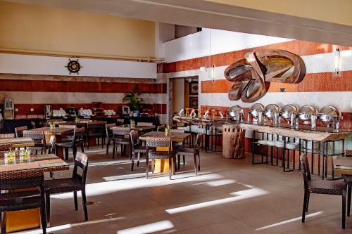 Hotel Crown Regency Beach Resort