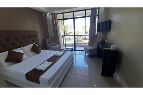 Adelaida Pensionne Hotel
