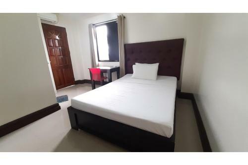 Adelaida Pensionne Hotel