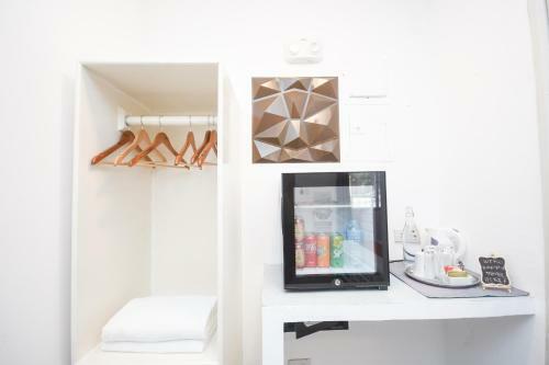 Hostal 8 Colors Beach House Resort