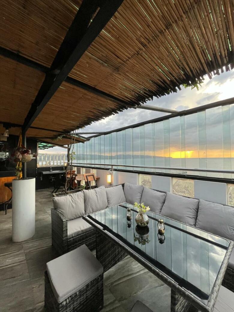 Lingganay Boracay Hotel Resort