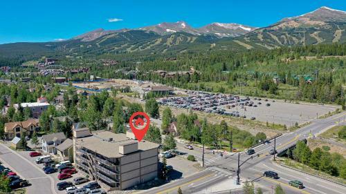 Gold Creek 30w Condo Remodeled On Main St