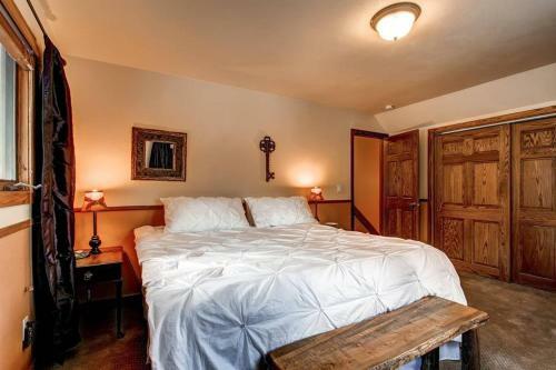 Bear Mountain Chalet