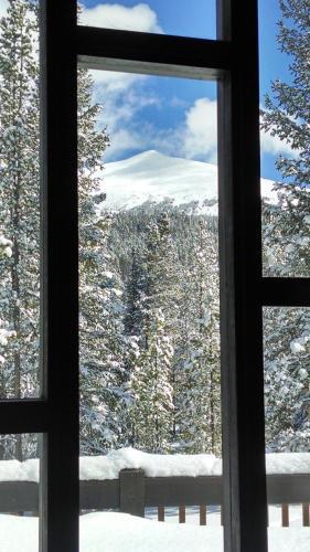 Breckenridge Lodge With Hot Tub And Mountain Views!