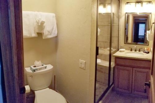 Mill Run #12 - 4 Bedroom / 3 Bath - Beautiful Remodel - Shuttle To Town