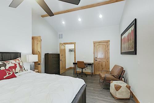 New Listing! Blue River Gem With Mountain-view Deck Home
