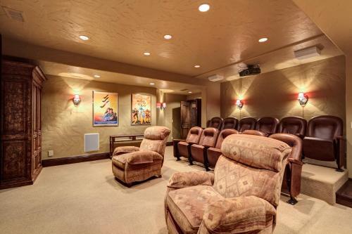 Gold King Retreat