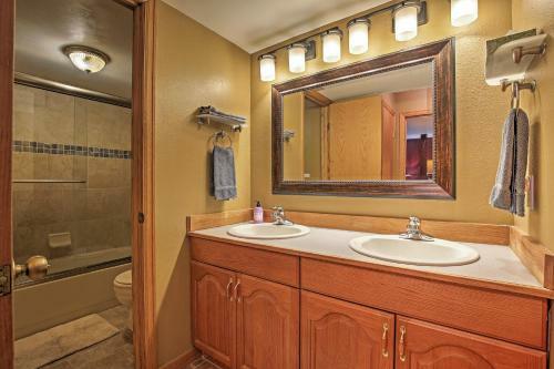 Apartamento Breck Alpine Refuge With Pool Access And Mt Baldy View