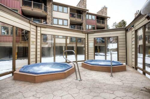 Apartamento Breck Alpine Refuge With Pool Access And Mt Baldy View