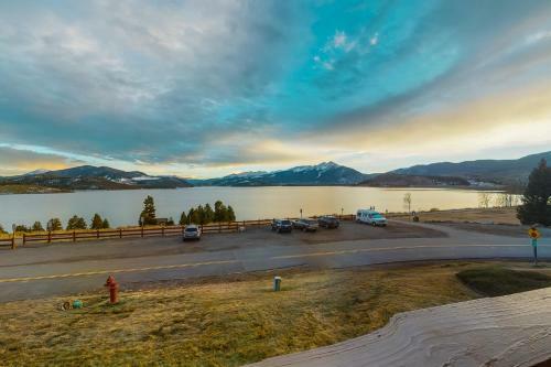 La Bonte Lake Views