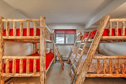 Apartamento Lakefront Retreat With Panoramic Mountain Views