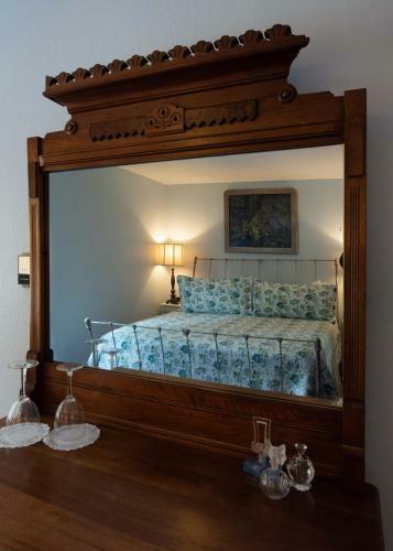Bed & Breakfast Romantic Riversong Inn