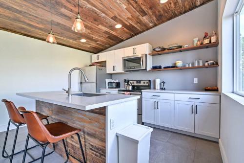 Exceptional Fairplay Getaway With Deck And Valley View!