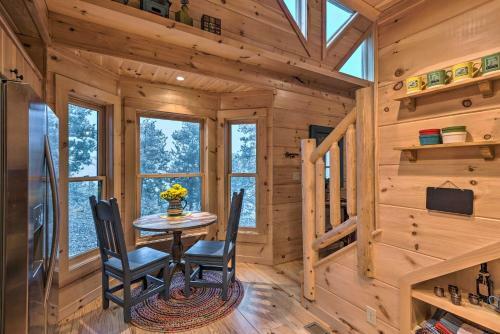 Cozy Log Cabin Less Than 2 Miles To Downtown Evergreen!