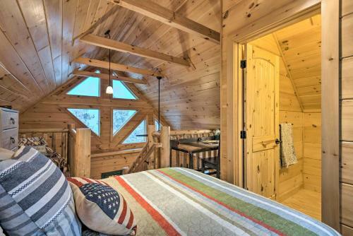 Cozy Log Cabin Less Than 2 Miles To Downtown Evergreen!
